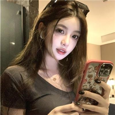 雷电交加的小路海报